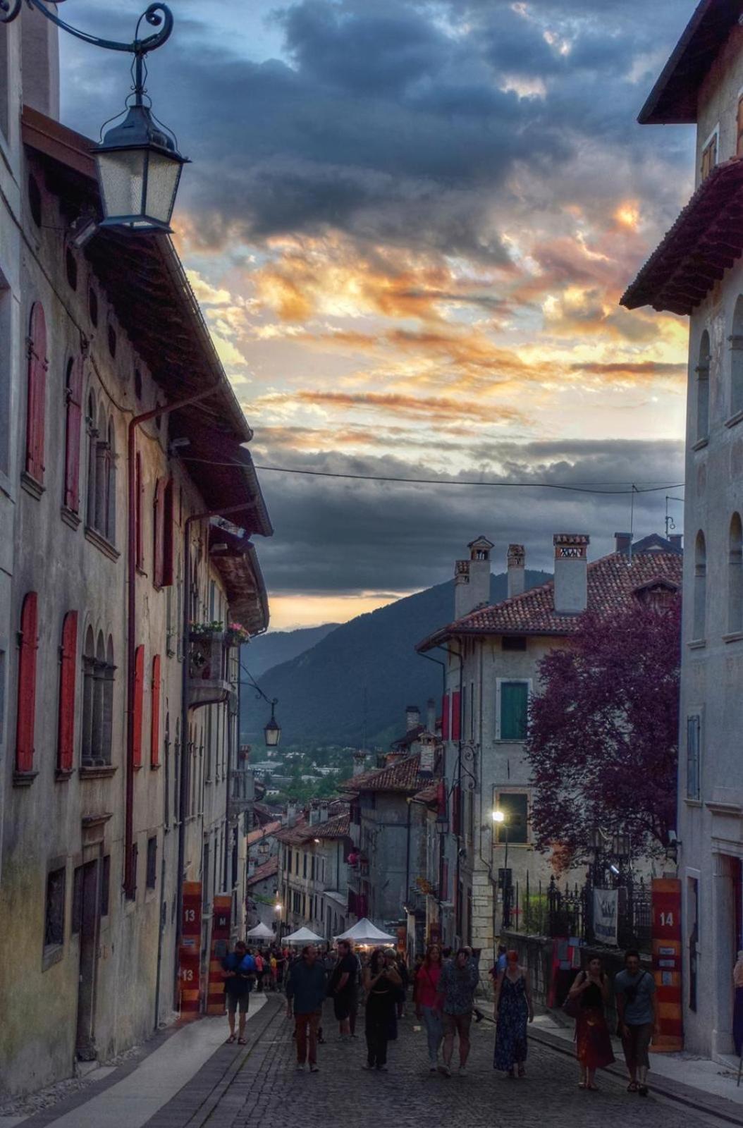 A Casa Di Checco Bed & Breakfast Feltre Dış mekan fotoğraf